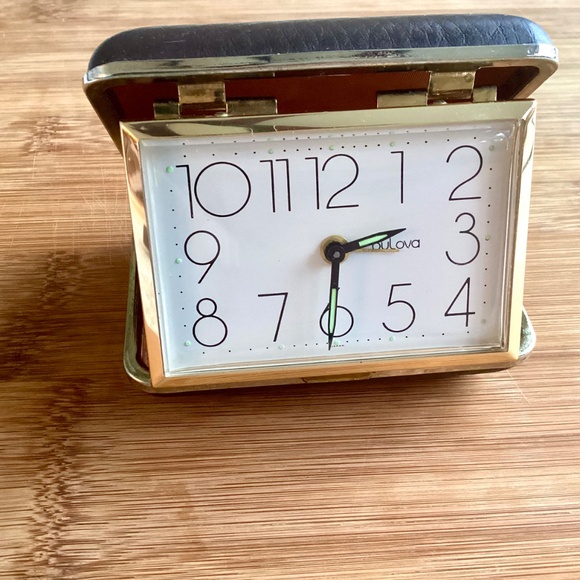 Vtg Bulova Travel Alarm Clock Wind-Up Gold/Brown Leather Case Tested/Works Japan - Picture 15 of 16